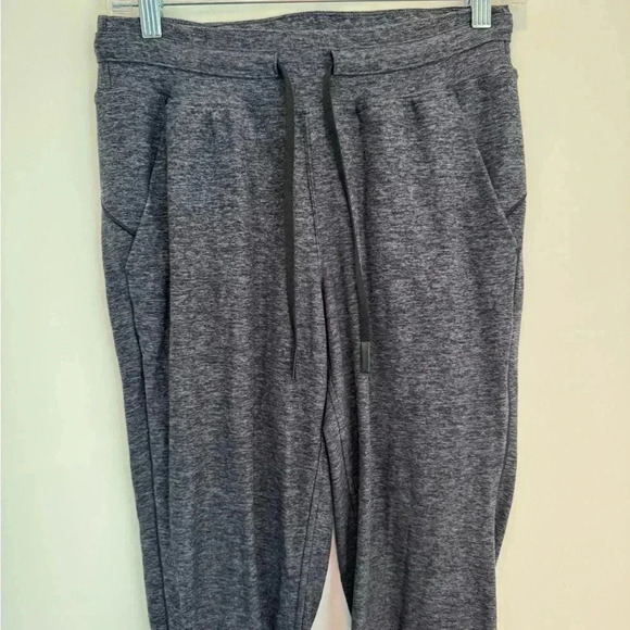 Lululemon Ready to Rulu Jogger 29”
Heathered Raceway Grey / Black size 6 - Picture 4 of 13